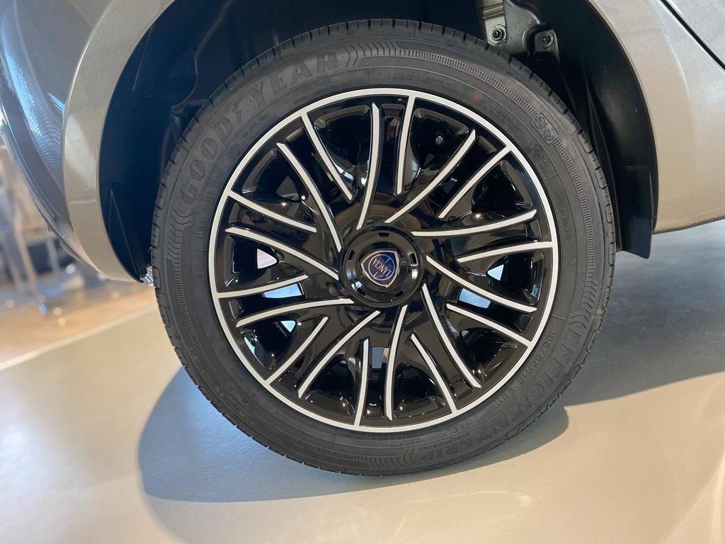 LANCIA Ypsilon 1.0 FireFly 5 porte S&S Hybrid Silver Plus - 5