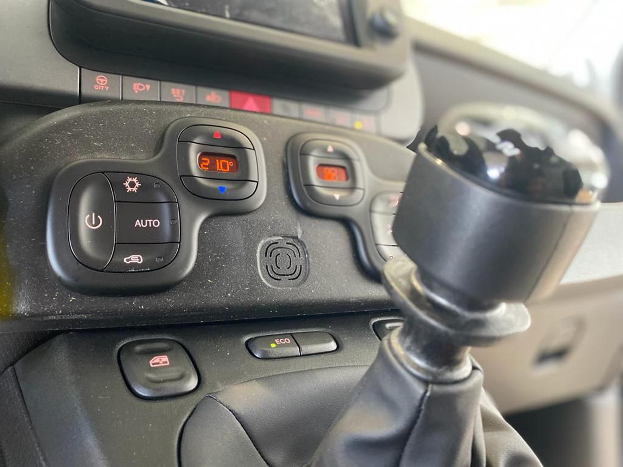 FIAT Panda Cross 0.9 TwinAir Turbo S&S 4x4 - strumenti-interni