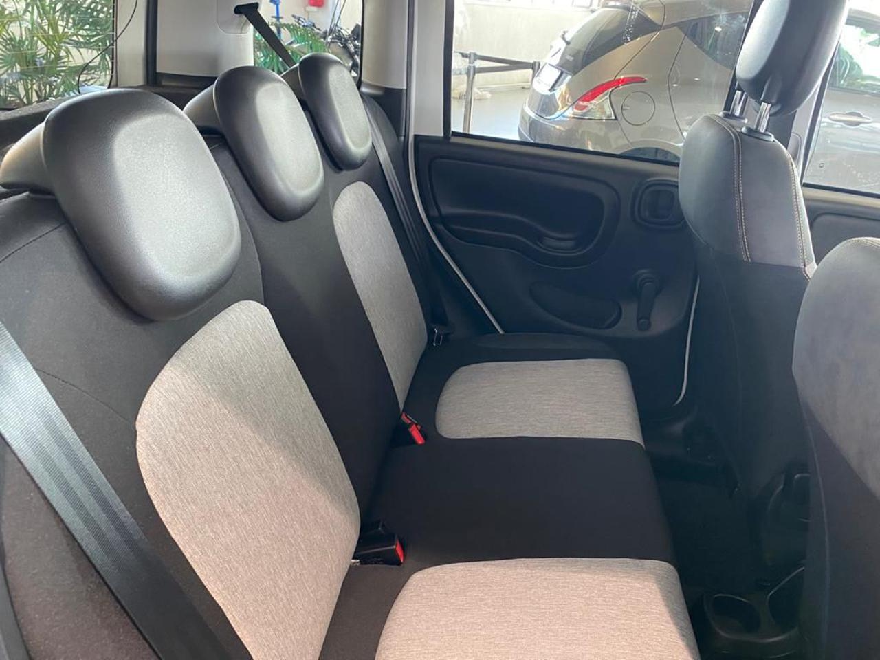 FIAT Panda Cross 0.9 TwinAir Turbo S&S 4x4 - abitacolo-posteriore