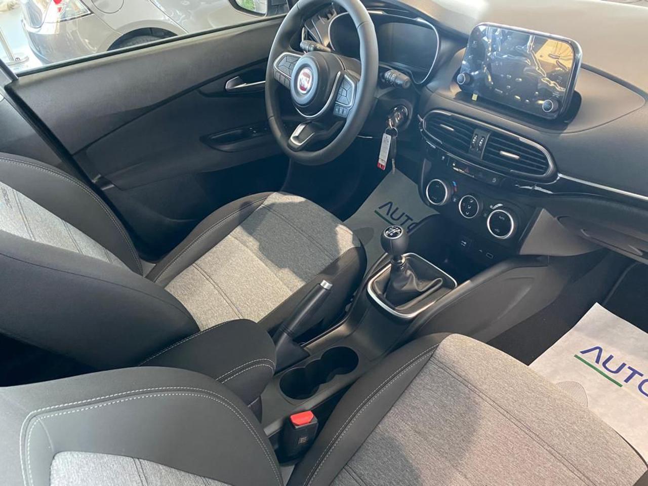 FIAT Tipo 1.6 Mjt S&S 5 porte Cross - abitacolo-anteriore