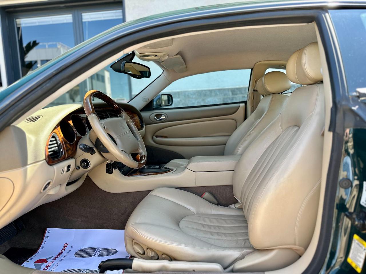 JAGUAR XK8 4.2 V8 Coupé - abitacolo-anteriore