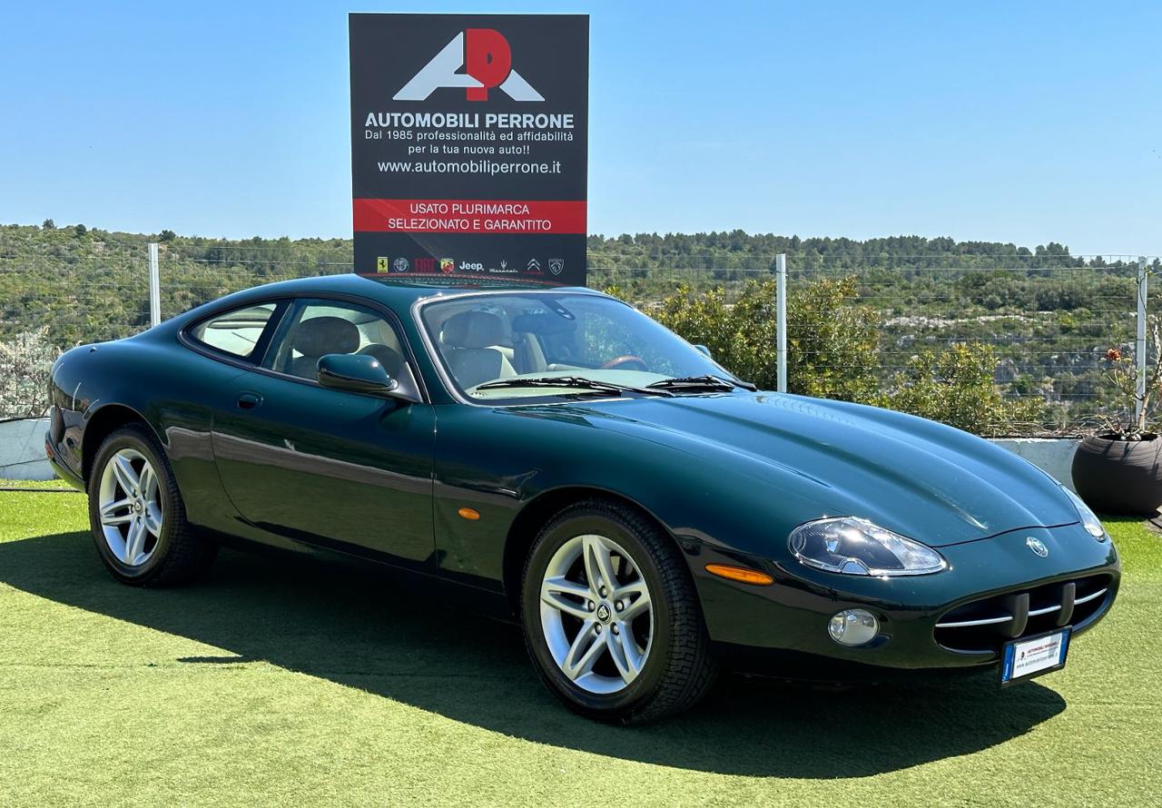 JAGUAR XK8 4.2 V8 Coupé - anteriore-dx