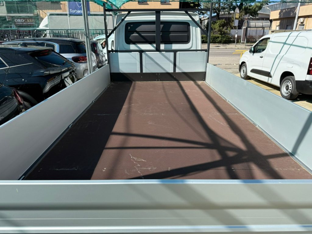 IVECO Daily 35S14HA8V 2.3 HPT Cassonato Hi-Matic - 3