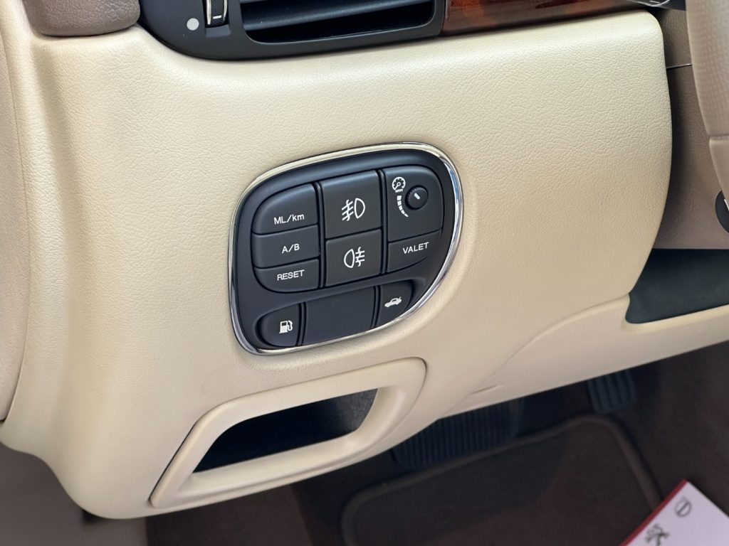 JAGUAR XJ 2.7 D V6 Sovereign - Service Book Jaguar - 22