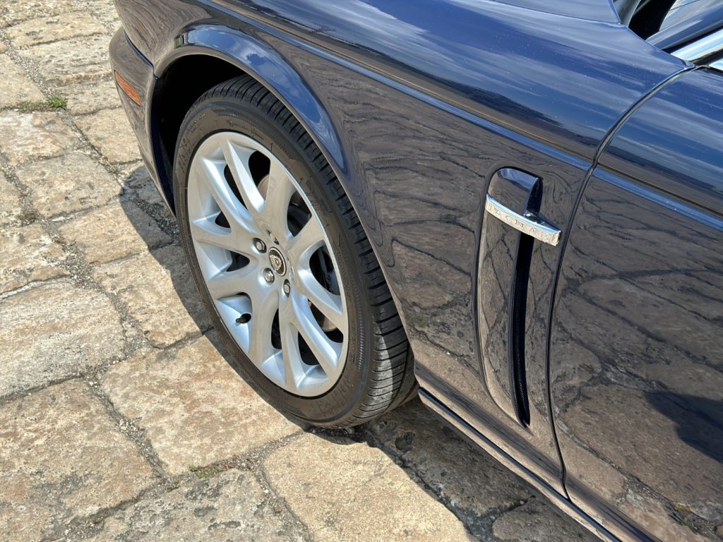 JAGUAR XJ 2.7 D V6 Sovereign - Service Book Jaguar - 32