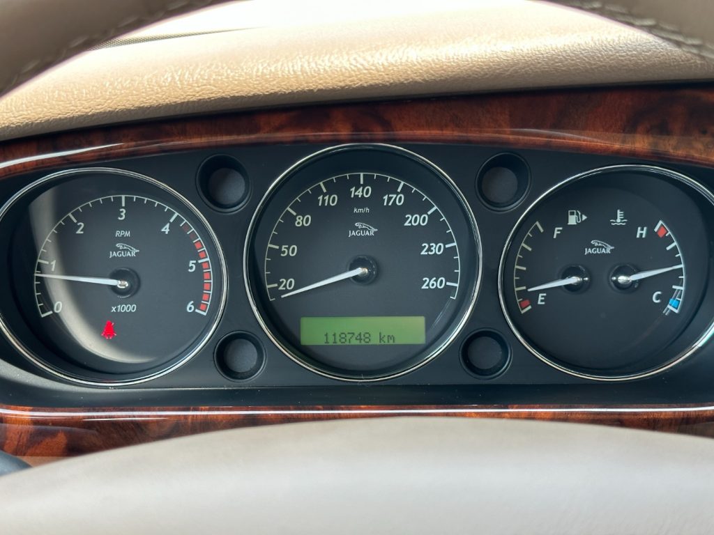 JAGUAR XJ 2.7 D V6 Sovereign - Service Book Jaguar - 34