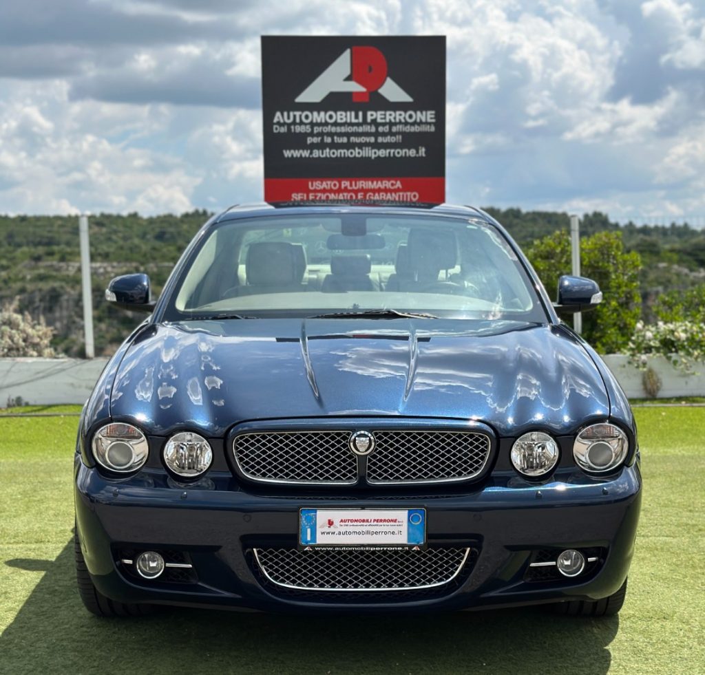 JAGUAR XJ 2.7 D V6 Sovereign - Service Book Jaguar - 2