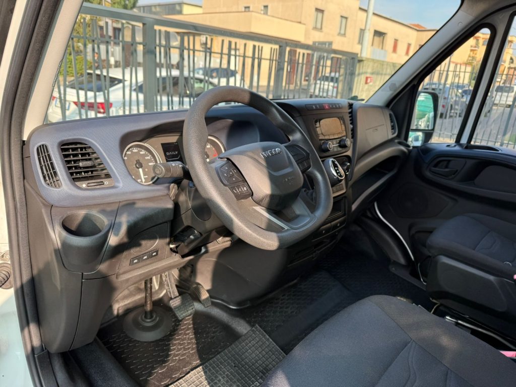 IVECO Daily 35S14HA8V 2.3 HPT Telonato Hi-Matic - 4