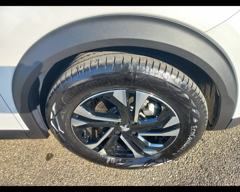 PEUGEOT 2008 e- Allure 100kW - 7