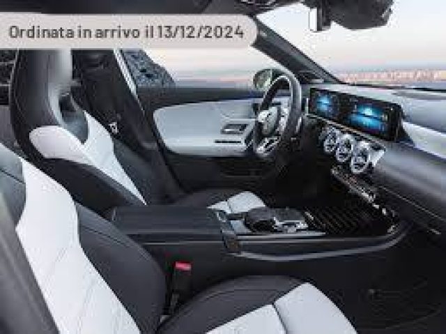 MERCEDES-BENZ A 200 Automatic AMG Line Premium Plus 
