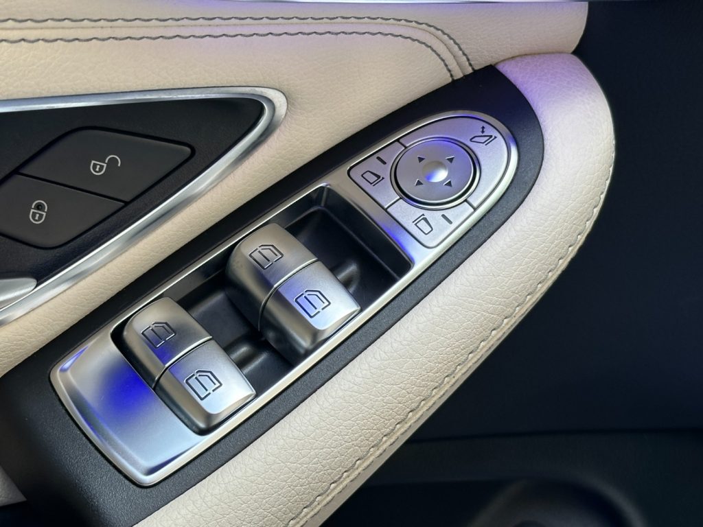 MERCEDES-BENZ C 220 d Cabrio Premium AMG - 1 prop./ FULL - 33