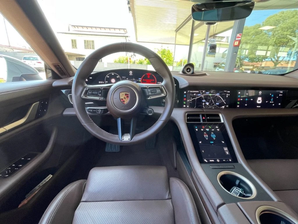 PORSCHE Taycan 4 Cross Turismo - 8