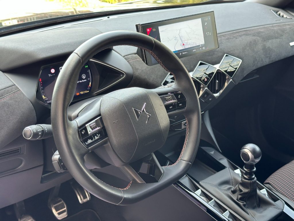 DS AUTOMOBILES DS 3 Crossback BlueHDi Performance Line (LED/Navi/APP/1prop) - 17