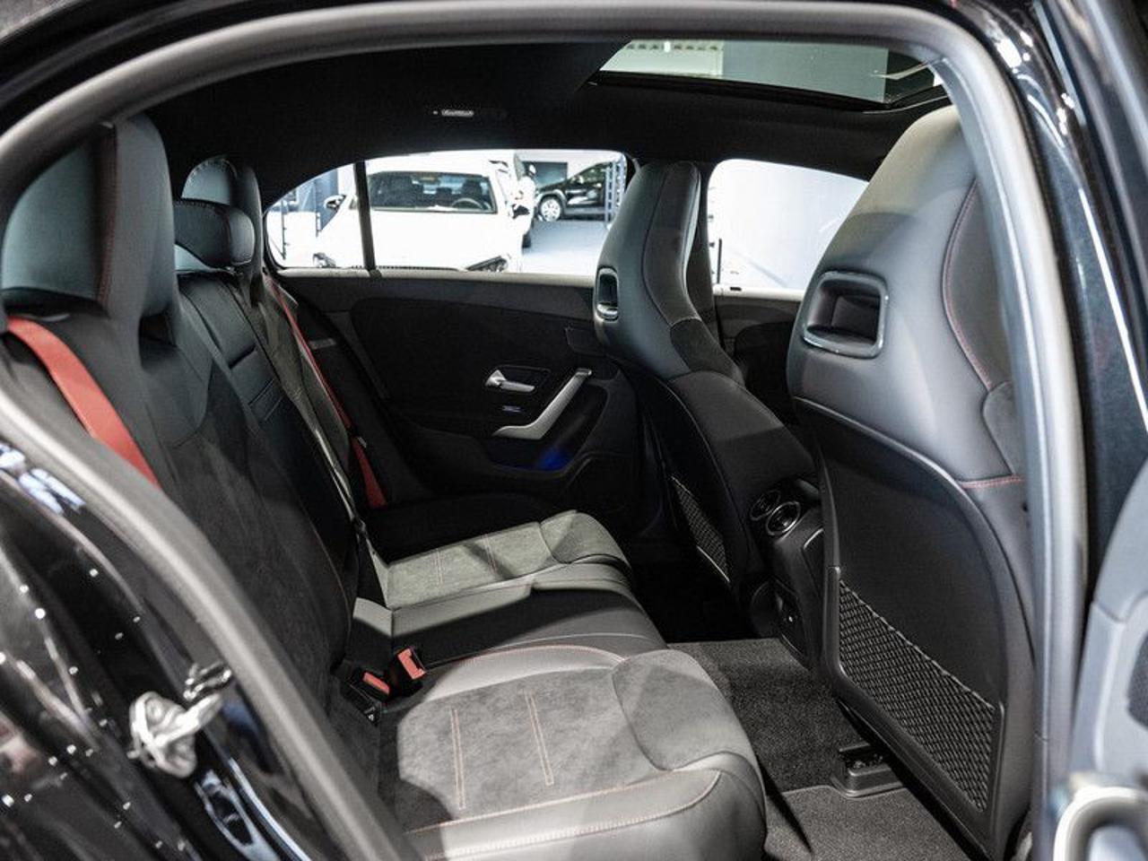 MERCEDES-BENZ A 35 AMG 4Matic Premium AMG TETTO MBUX - abitacolo-anteriore