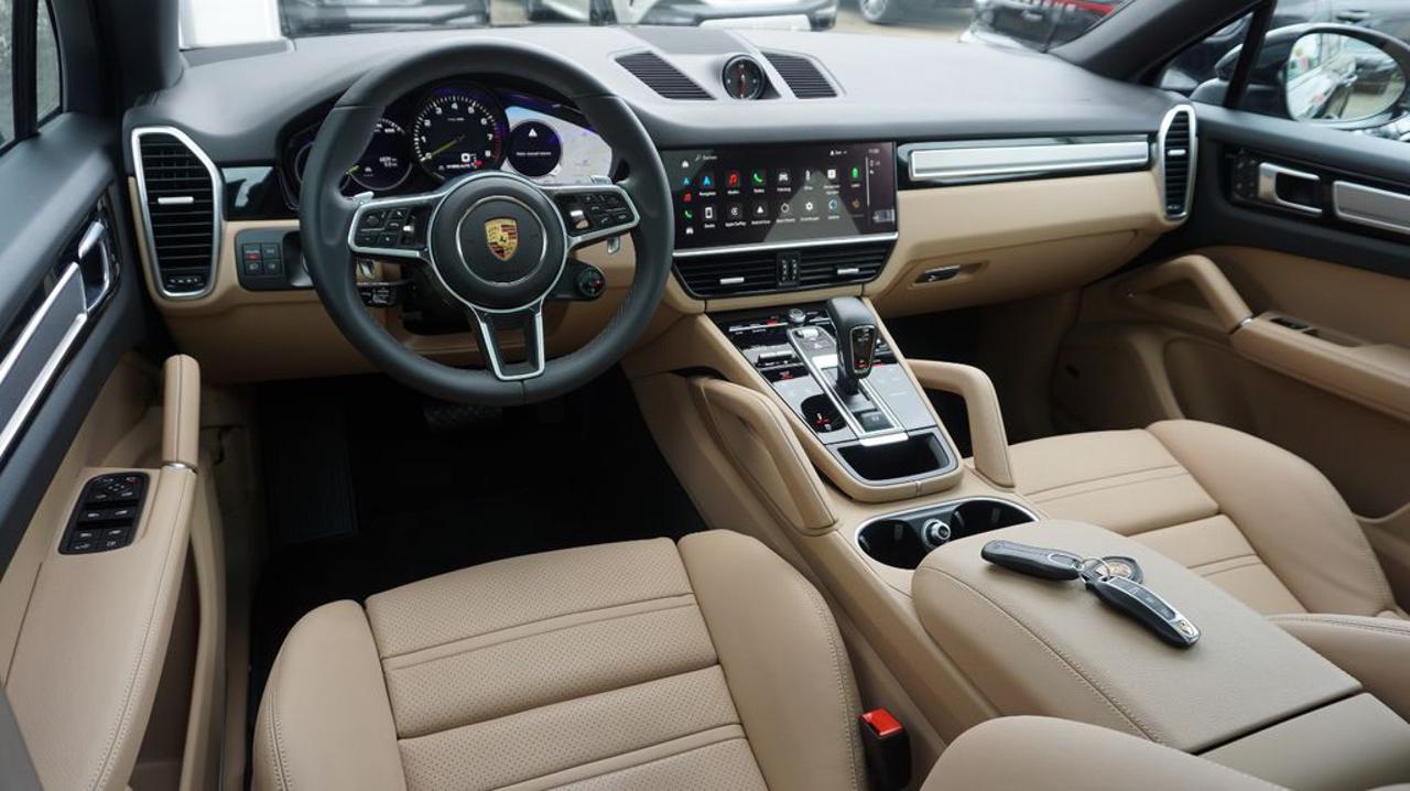 PORSCHE Cayenne Coupé 3.0 V6 E-Hybrid PLATINUM TETTO - abitacolo-anteriore