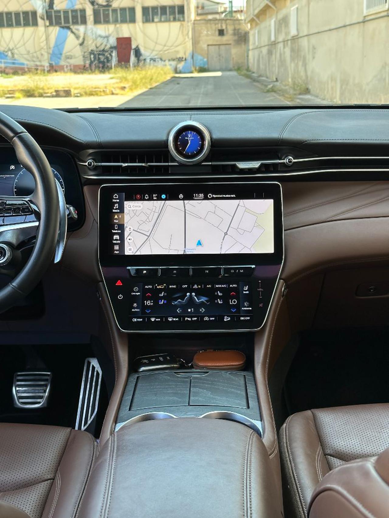 MASERATI Grecale 2.0 MHEV 300 CV GT - teeth