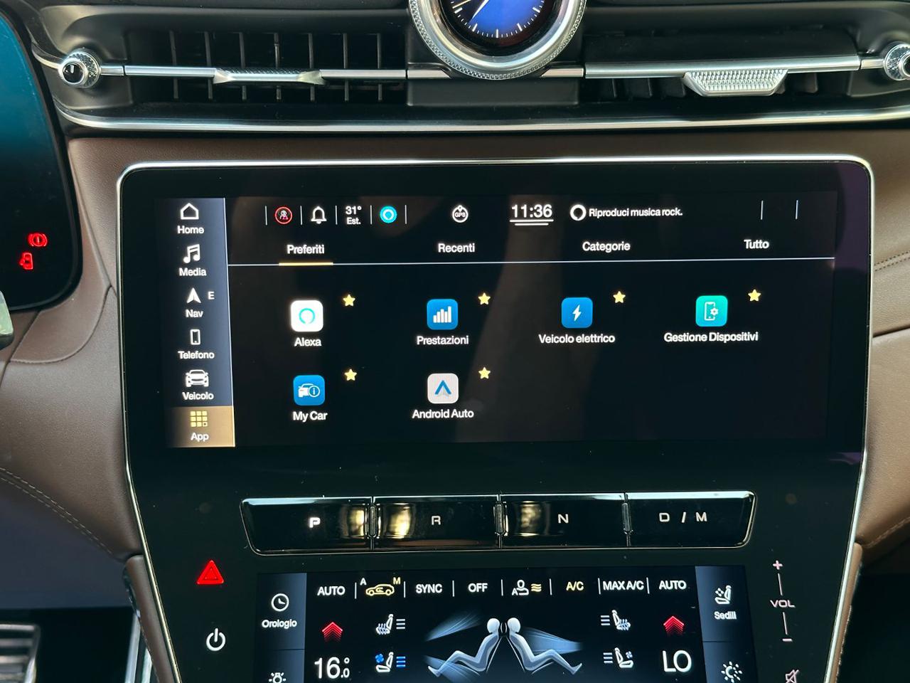 MASERATI Grecale 2.0 MHEV 300 CV GT - display-interno