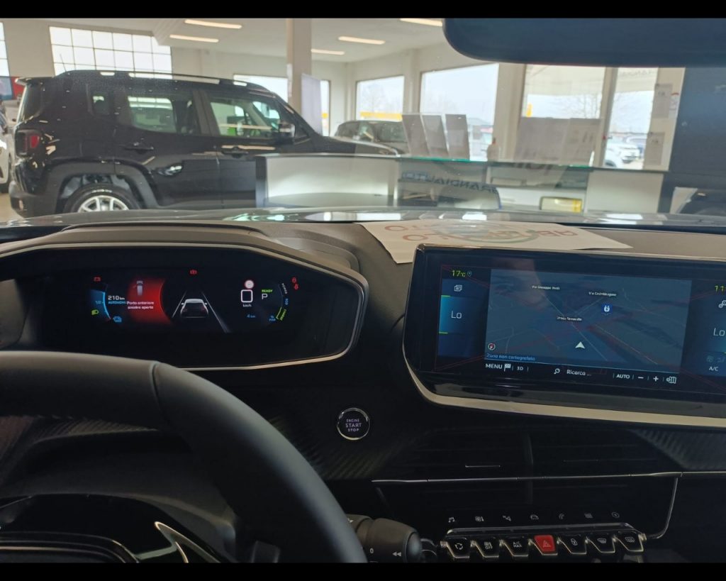 PEUGEOT 2008 e- Allure Pack 100kW - 8