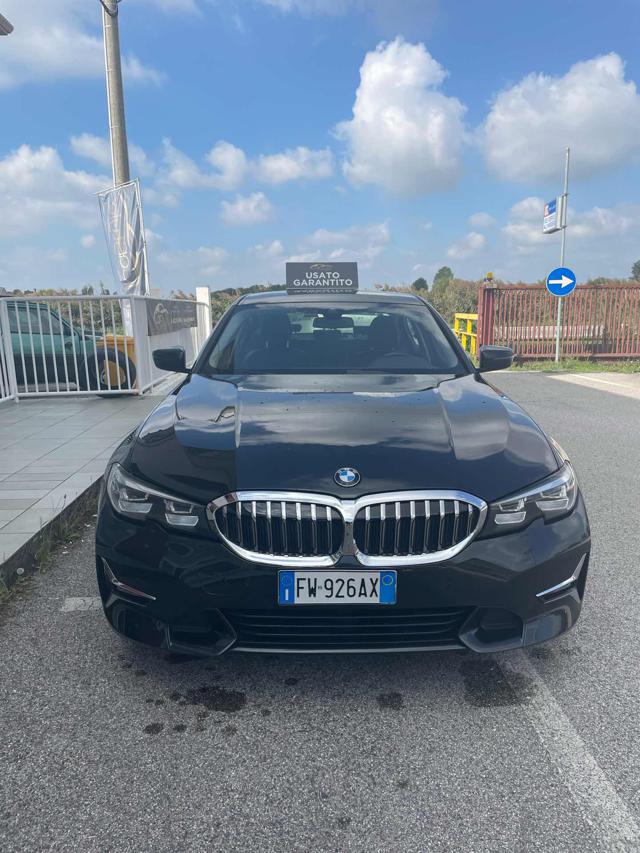 BMW 320 d Luxury Usato