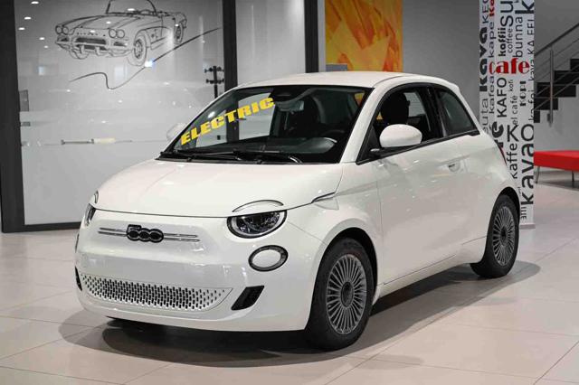 FIAT 500e Berlina 320km 