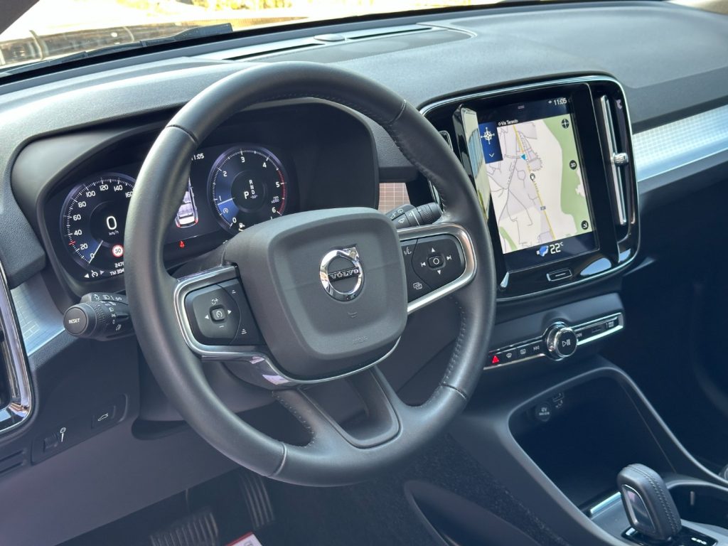 VOLVO XC40 D3 Geartronic Momentum Pro - 17