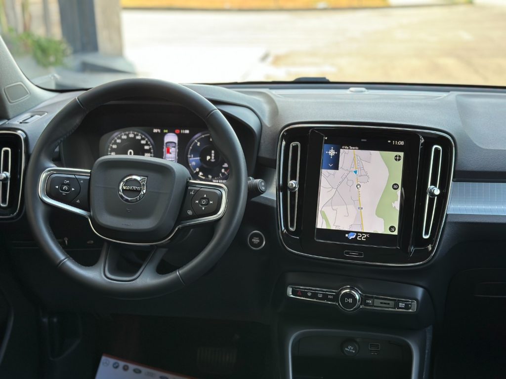 VOLVO XC40 D3 Geartronic Momentum Pro - 18