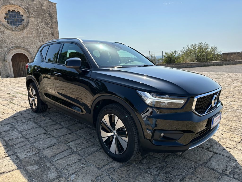 VOLVO XC40 D3 Geartronic Momentum Pro - 23
