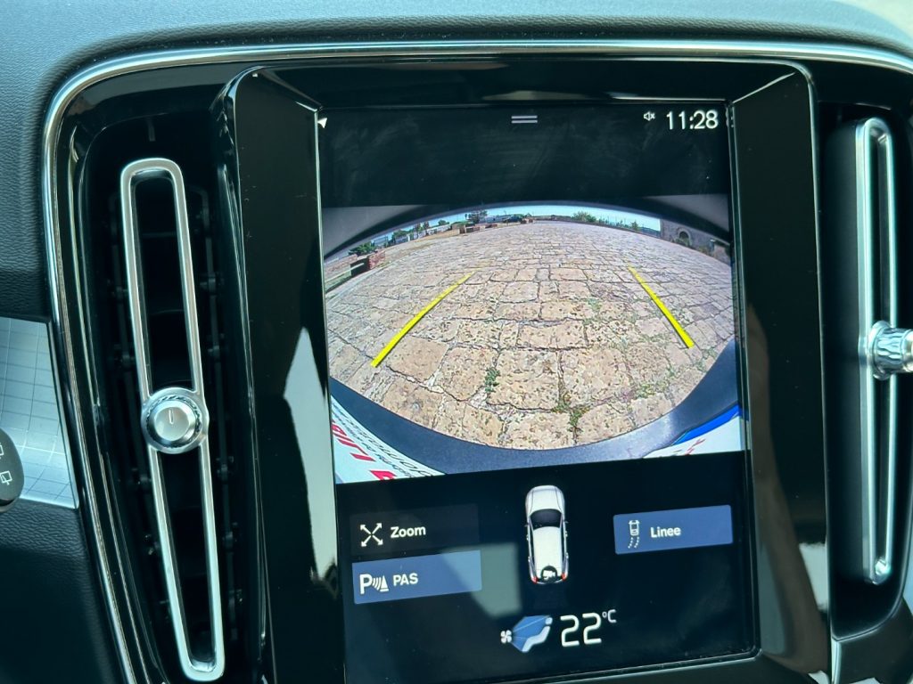 VOLVO XC40 D3 Geartronic Momentum Pro - 8