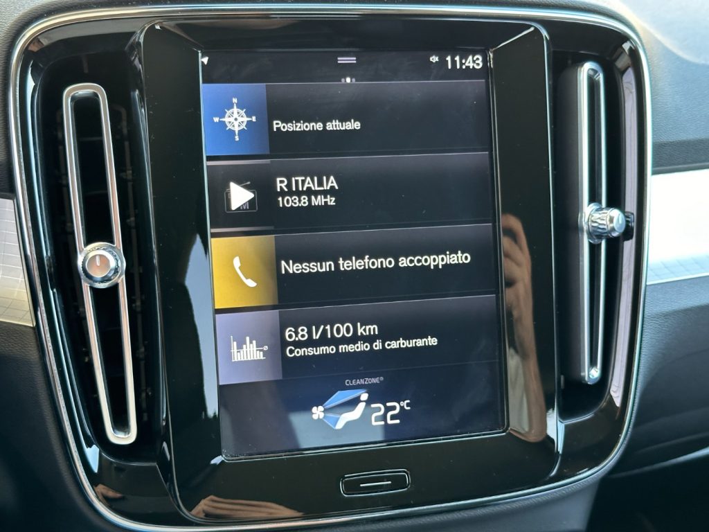 VOLVO XC40 D3 Geartronic Momentum Pro - 27