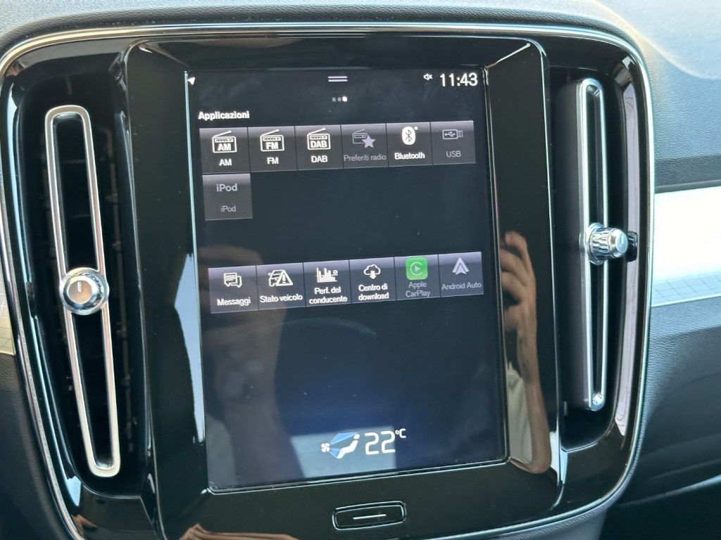 VOLVO XC40 D3 Geartronic Momentum Pro - 28