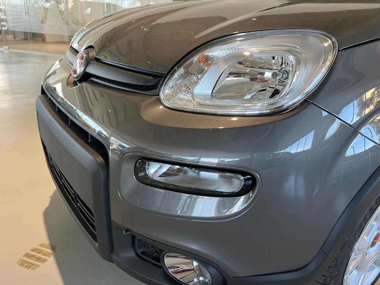 FIAT Panda 1.0 FireFly S&S Hybrid - luci-frontali