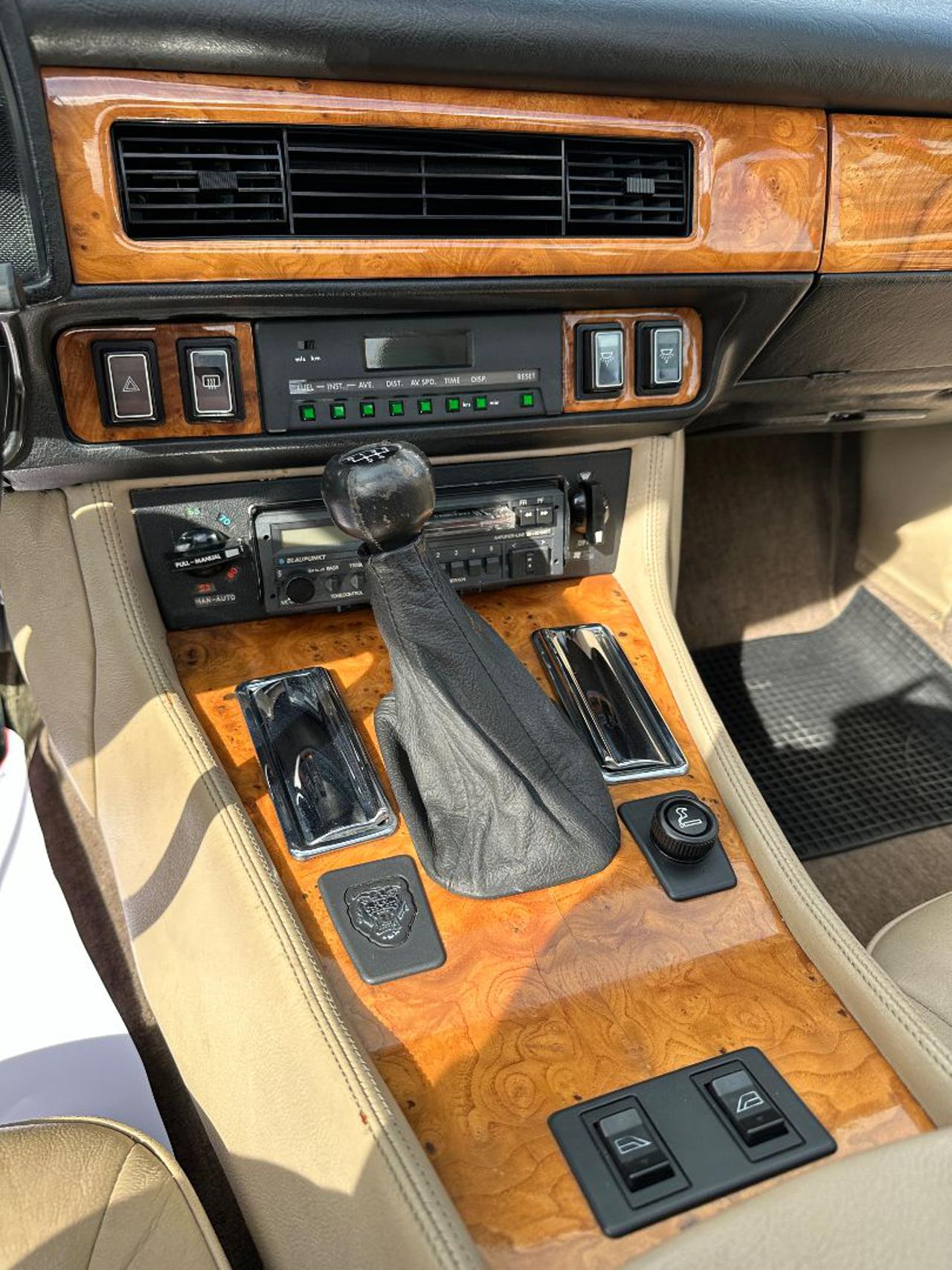 JAGUAR XJS C 3.6 Cabrio - Targa - strumenti-interni