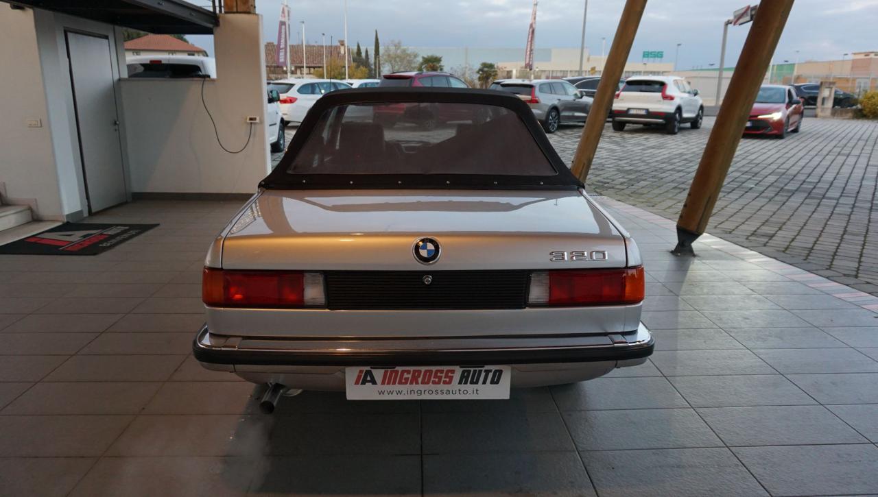 BMW 320 2 porte - posteriore