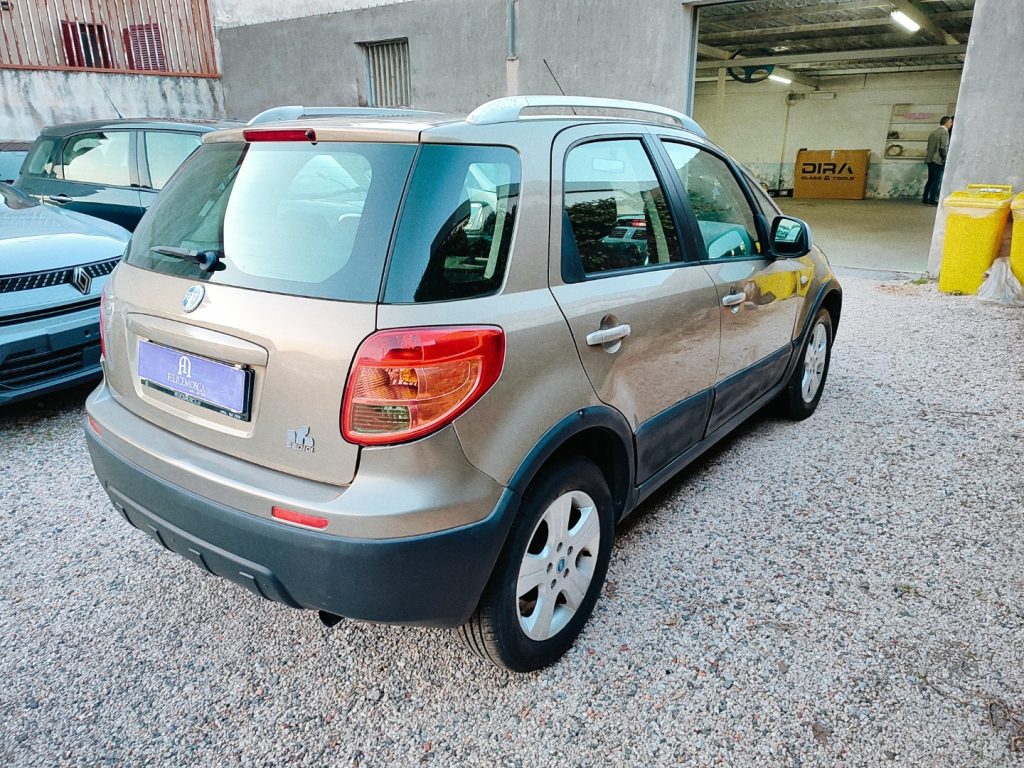 FIAT Sedici 1.9 MJT 4x4 Dynamic - 4