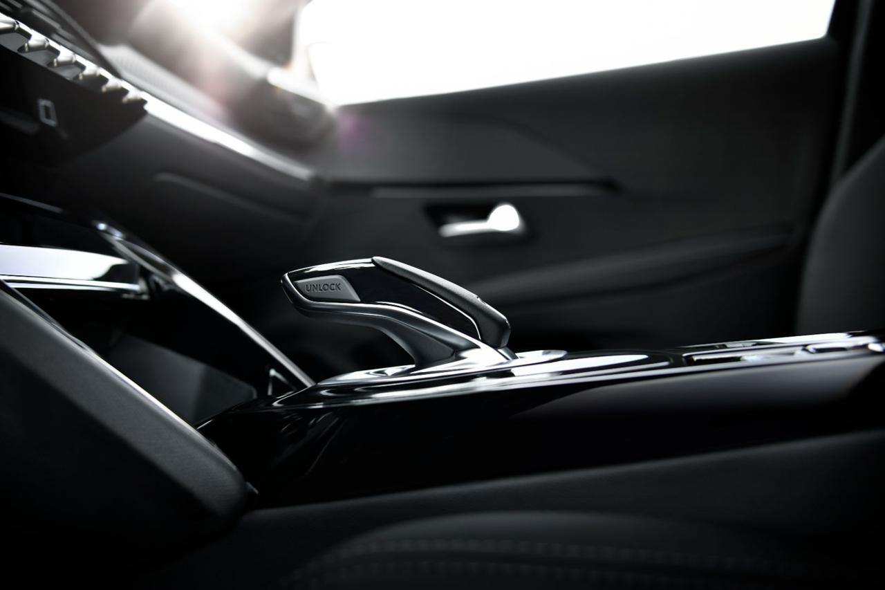 PEUGEOT 208 Hybrid 100 e-DCS6 Active - 23