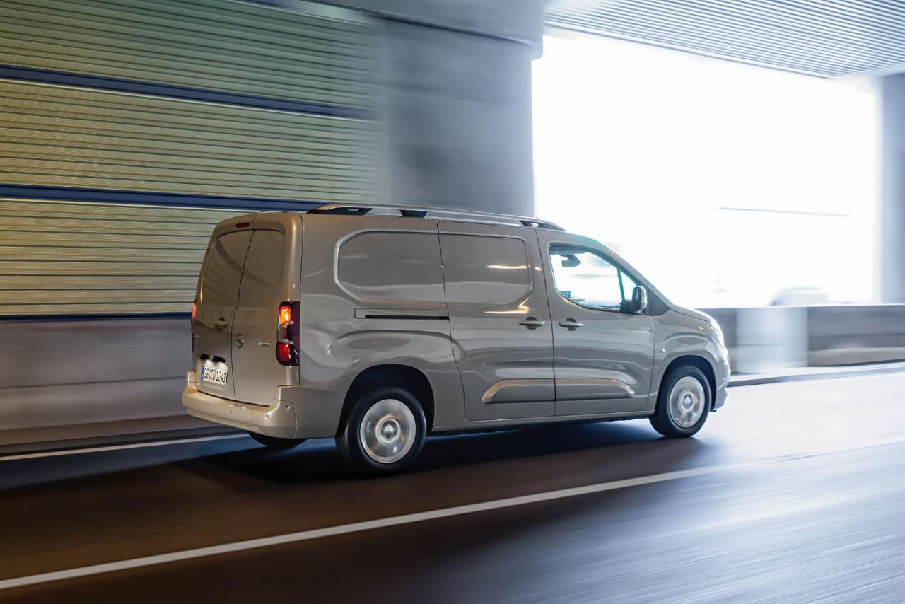 OPEL Combo Cargo 1.5 Diesel 130CV S&S EAT8 PC 1000kg Edition - 2