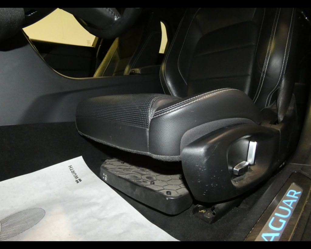 JAGUAR XF Sportbrake 2.0d i4 R-Sport 180cv auto my20 - 7