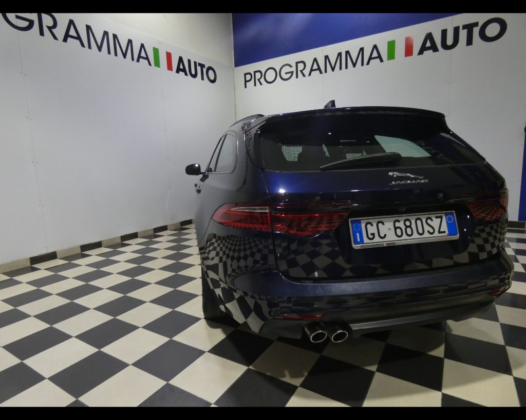 JAGUAR XF Sportbrake 2.0d i4 R-Sport 180cv auto my20 - 22