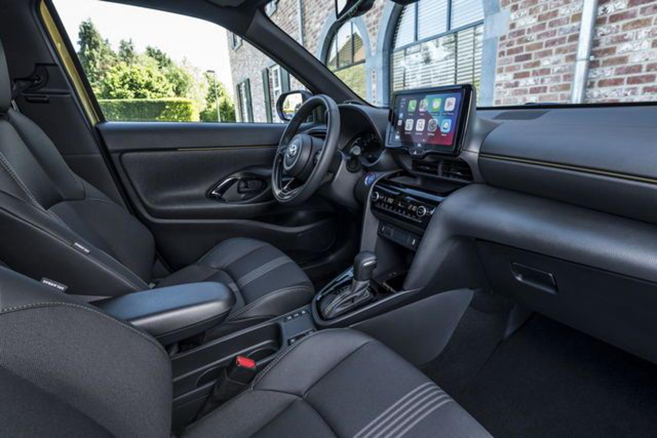 TOYOTA Yaris Cross 1.5 Hybrid 5p. E-CVT Active - 4