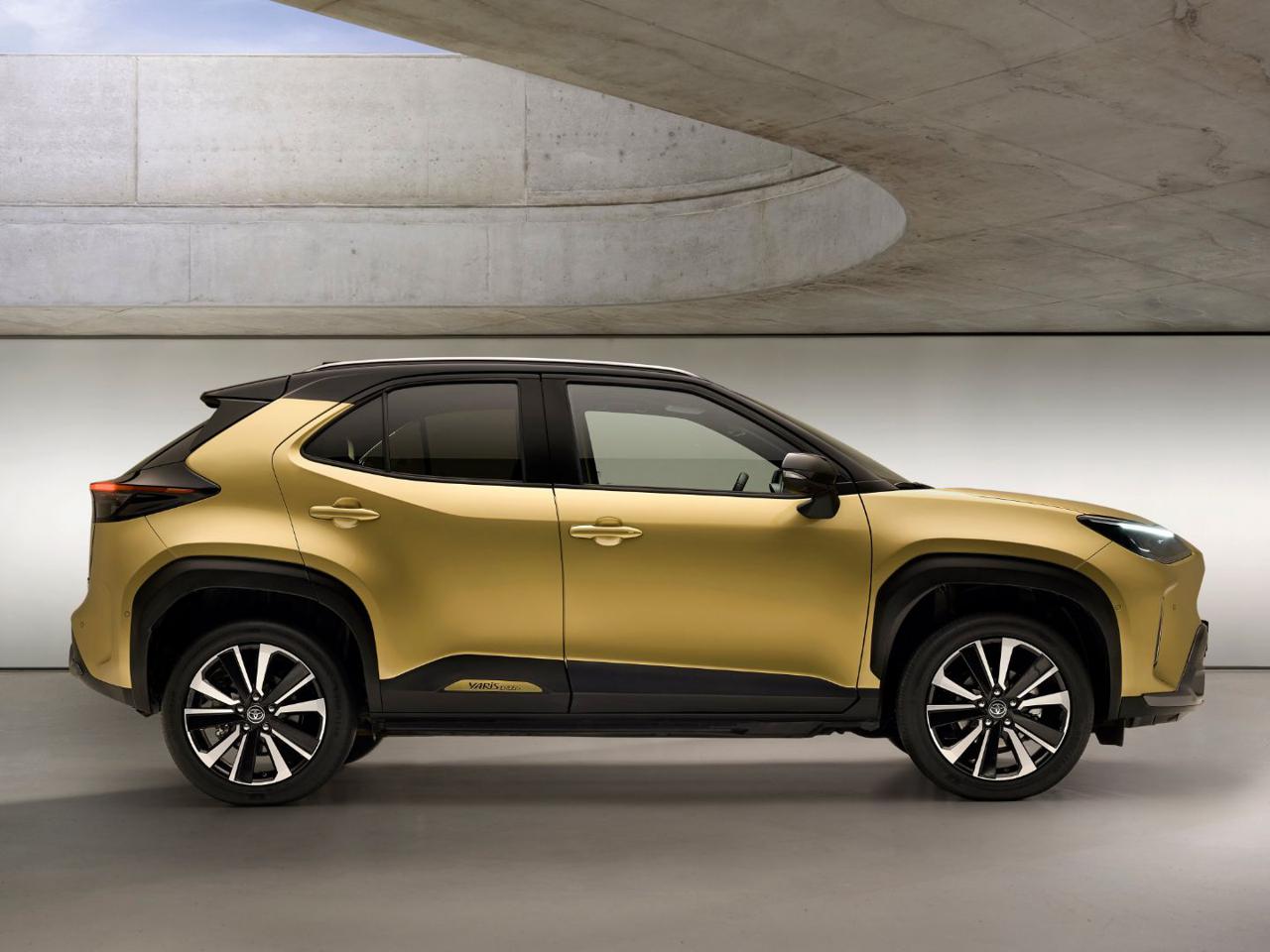 TOYOTA Yaris Cross 1.5 Hybrid 5p. E-CVT Active - 2