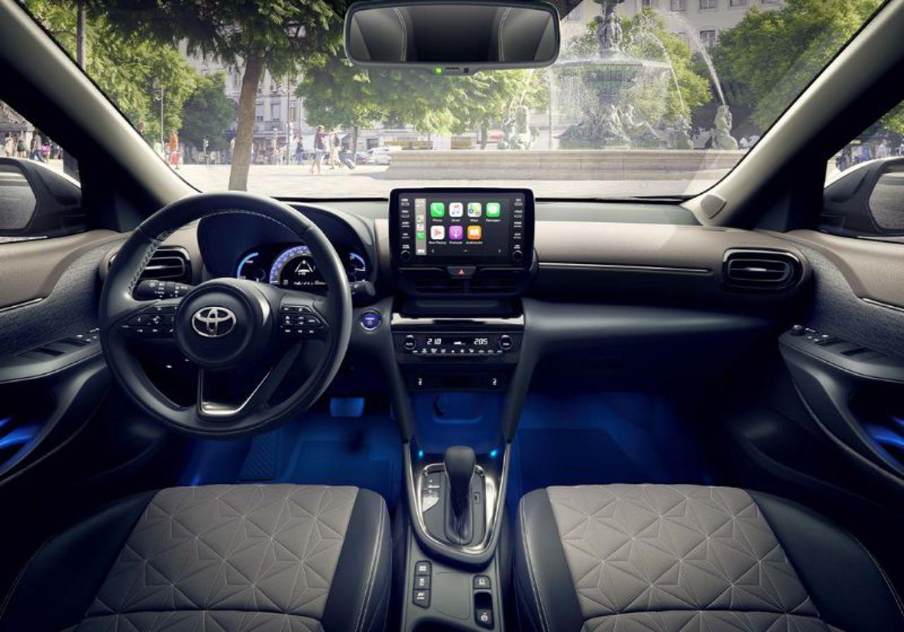 TOYOTA Yaris Cross 1.5 Hybrid 5p. E-CVT Active - 3