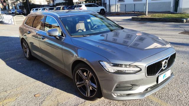 VOLVO V90 D4 AWD Geartronic Momentum 