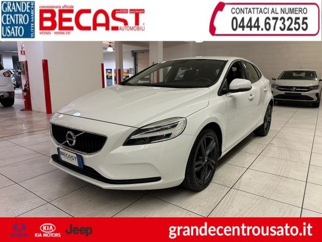 VOLVO V40 Cross Country 2.0 D2 Momentum usato - Moreno