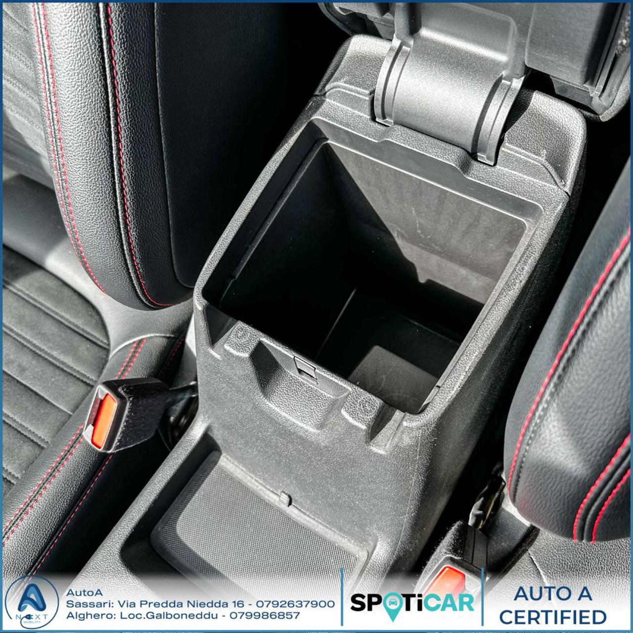 FORD Kuga 2.5 Plug In Hybrid 225 CV CVT 2WD ST-Line - 24