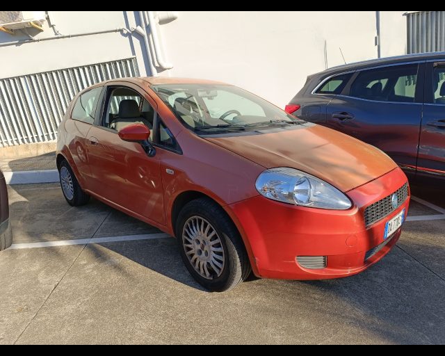 Fiat Grande Punto 1.4 5 porte Actual Natural Power, Veicolo usato a 4700  Euro