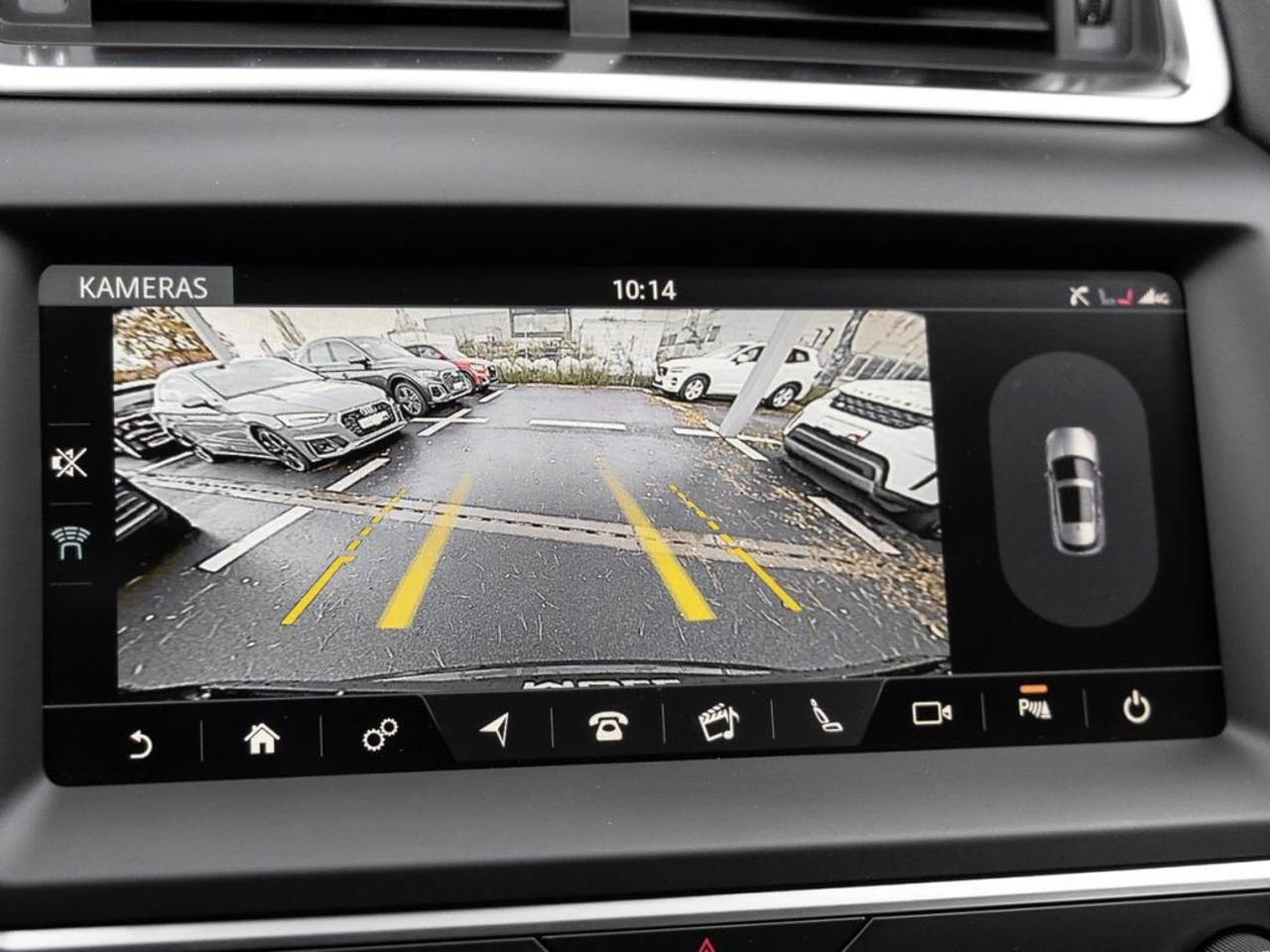 JAGUAR E-Pace 2.0D 180 CV AWD aut. - display-interno