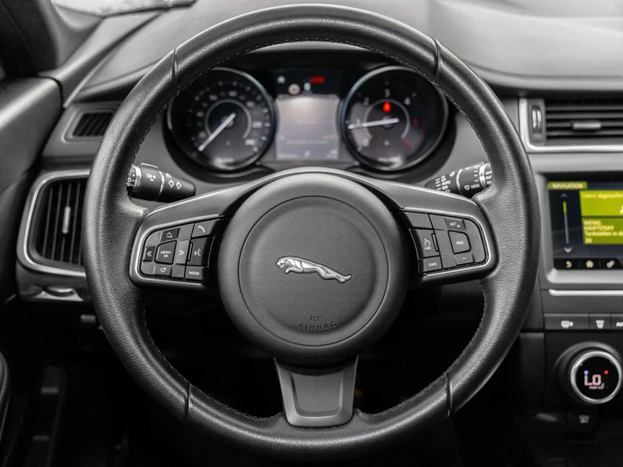 JAGUAR E-Pace 2.0D 180 CV AWD aut. - cruscotto