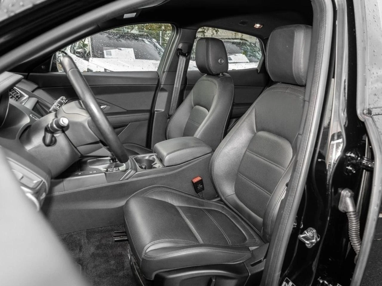 JAGUAR E-Pace 2.0D 180 CV AWD aut. - abitacolo-anteriore