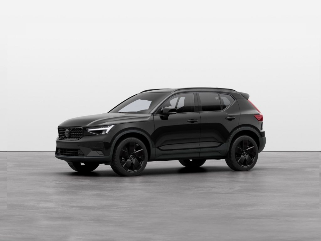 Auto nuova VOLVO XC40 B3 Mild Hybrid aut. Ultra Black Edition MY25