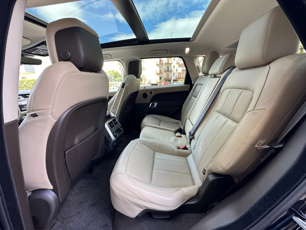 LAND ROVER Range Rover Sport 3.0D l6 350cv HSE Dynamic - Solo 9.300 km - 12